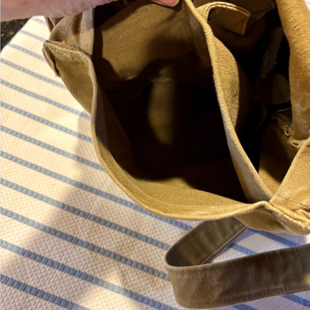 ⭐️Unique Crossbody Convertible Rucksack⭐️ - Picture 9 of 16